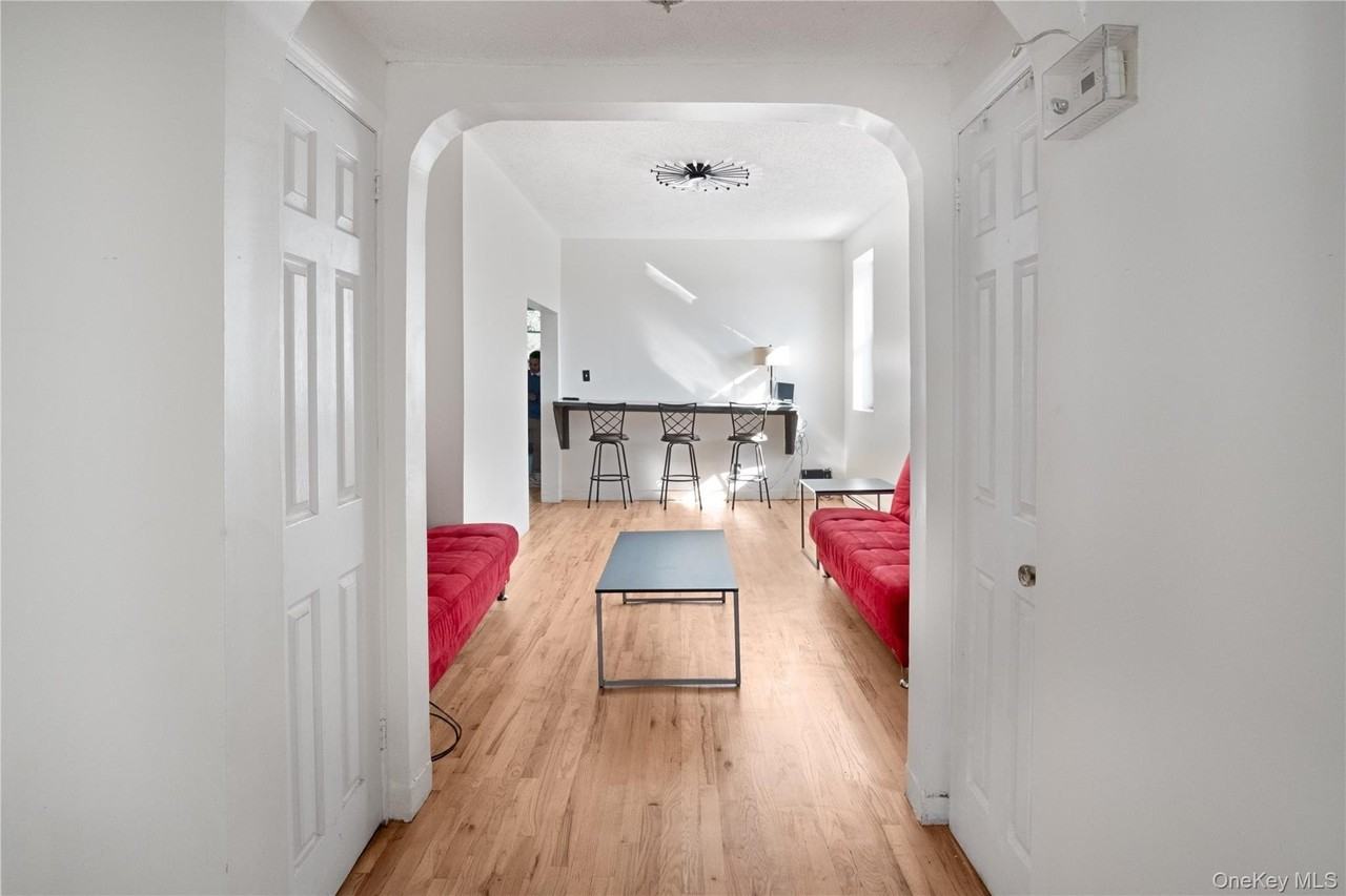 211 Kosciuszko St #3 - Photo 7 of 11