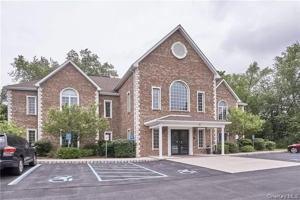 featured image of 5 Fairlawn Dr