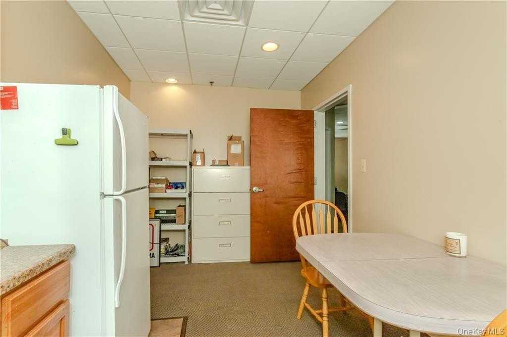 5 Fairlawn Dr - Photo 4 of 7