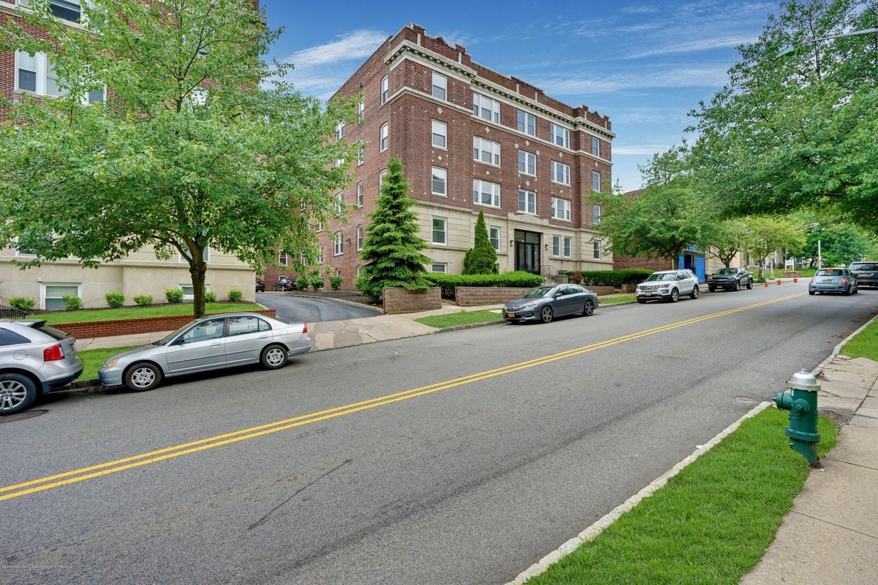 192 Claremont Ave #26