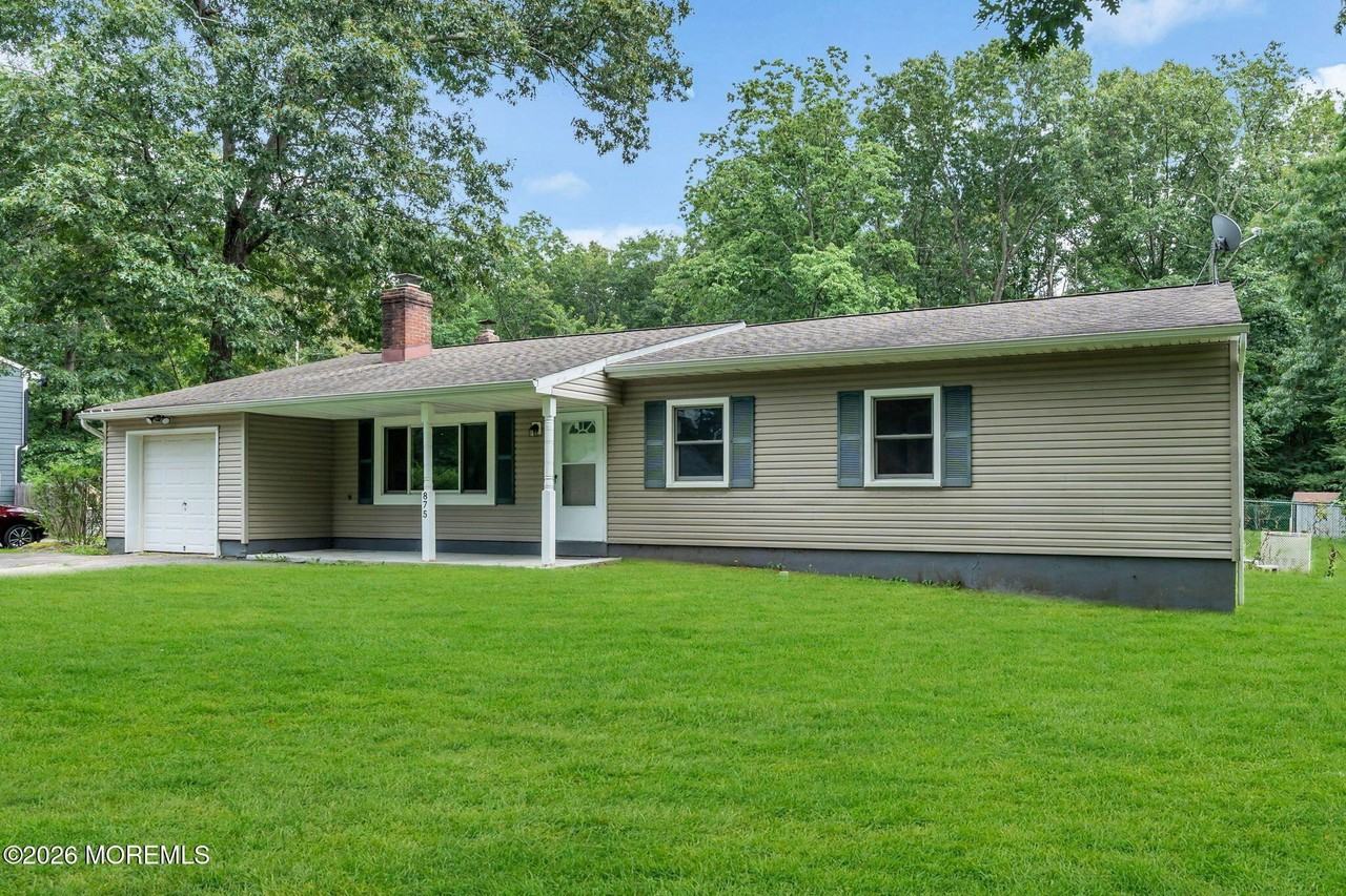 875 Bowman Rd - Photo 2 of 49