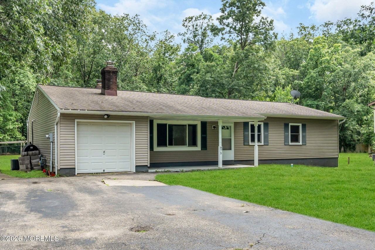 875 Bowman Rd - Photo 3 of 49