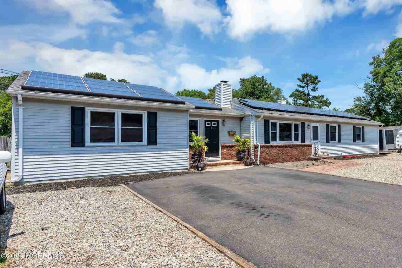 725 8th Ave - Photo 3 of 38