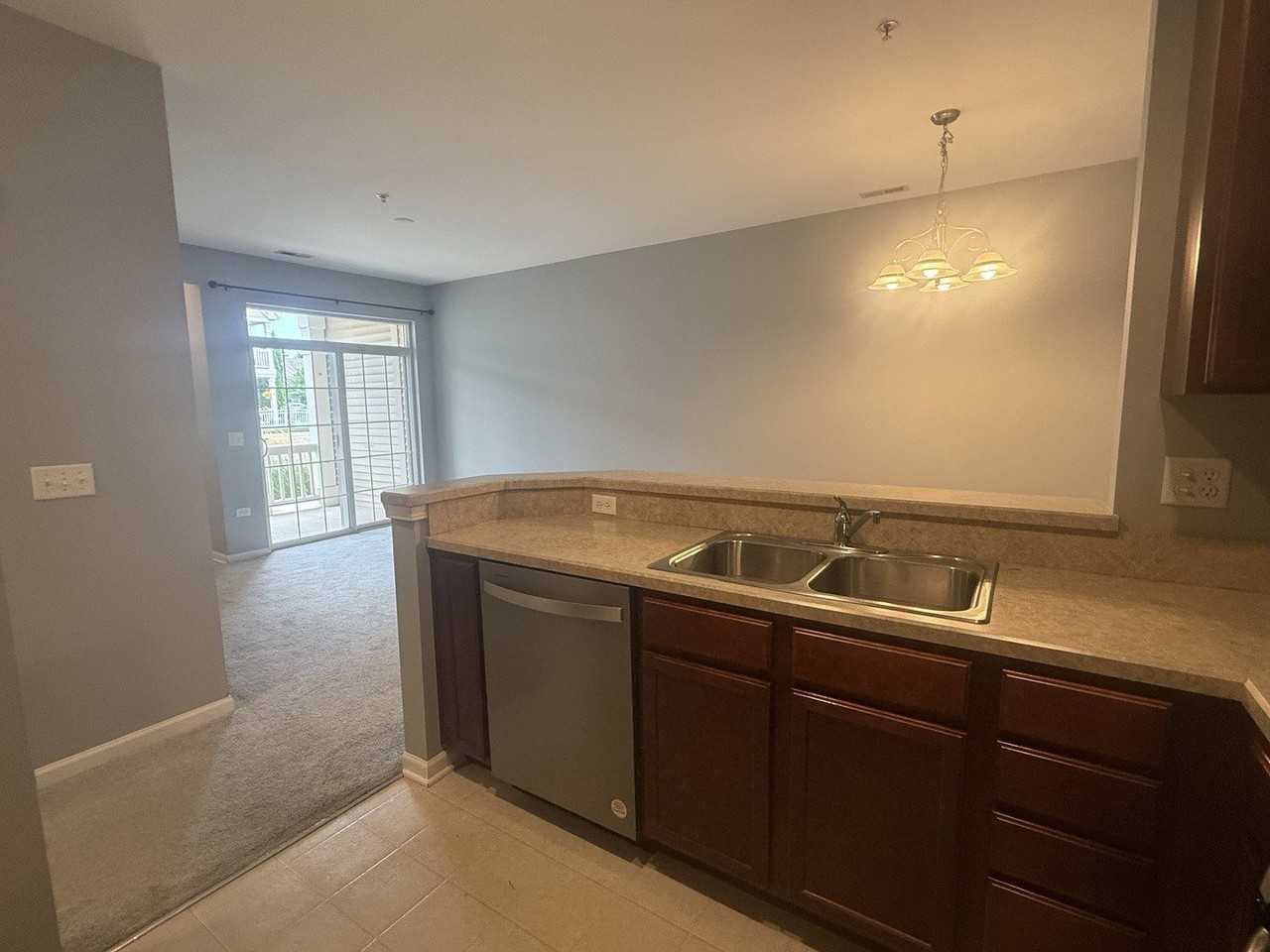 2250 Aurora Dr #3 - Photo 2 of 10