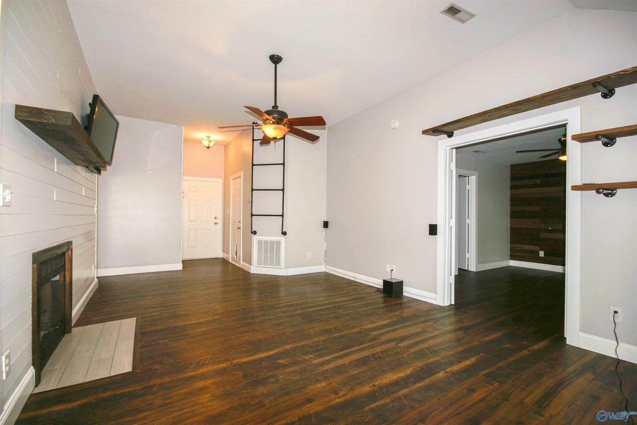 127 Rebecca Pines Dr - Photo 3 of 27