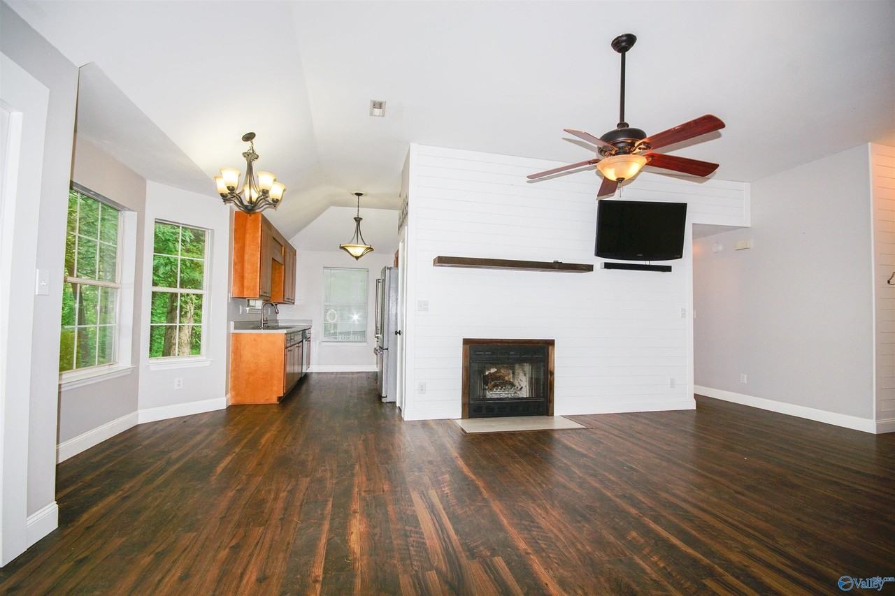 127 Rebecca Pines Dr - Photo 4 of 27