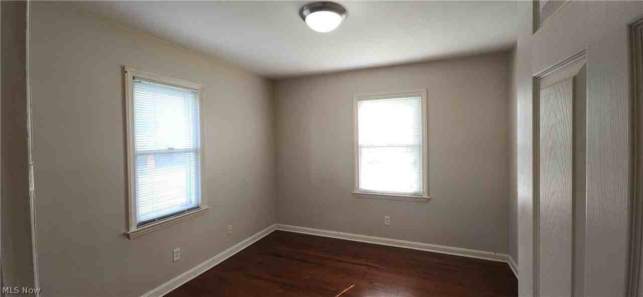 2827 Norwood St - Photo 7 of 17