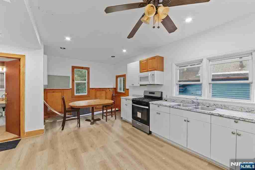 123 Washington St - Photo 3 of 29