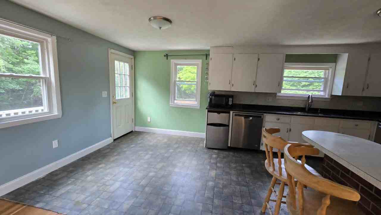 503 Tolend Rd - Photo 5 of 21