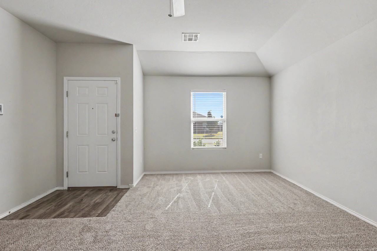 1909 Hannah Ln #1 - Photo 5 of 27