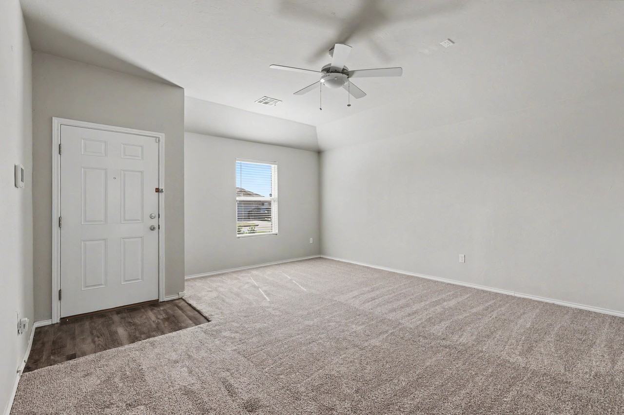 1909 Hannah Ln #1 - Photo 6 of 27