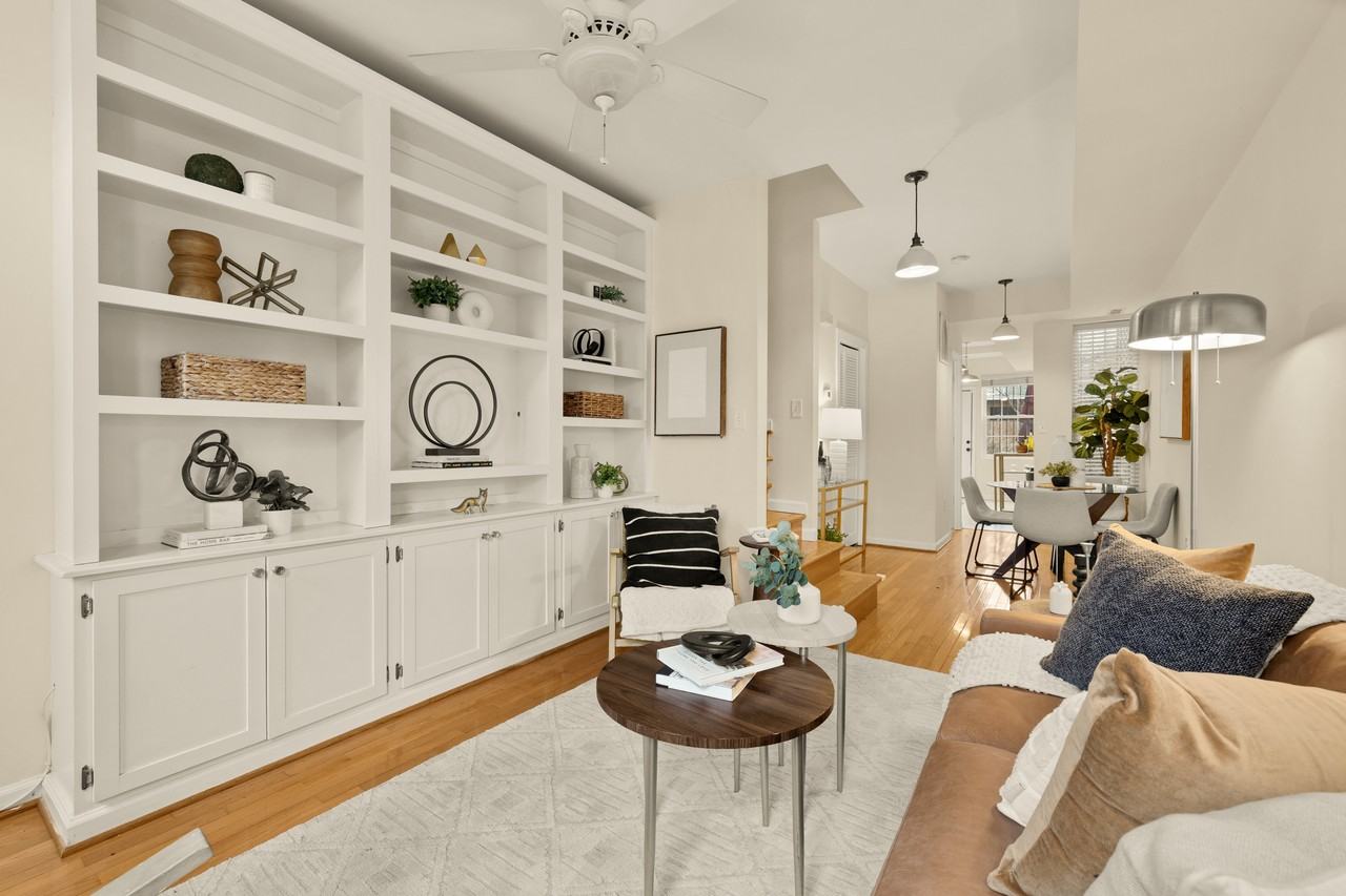 909 8th St Ne #1 - Photo 4 of 32