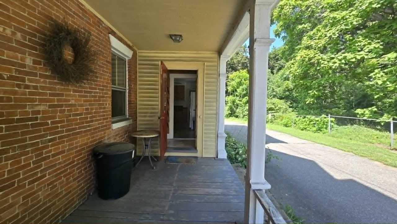 722 Central Ave - Photo 3 of 24