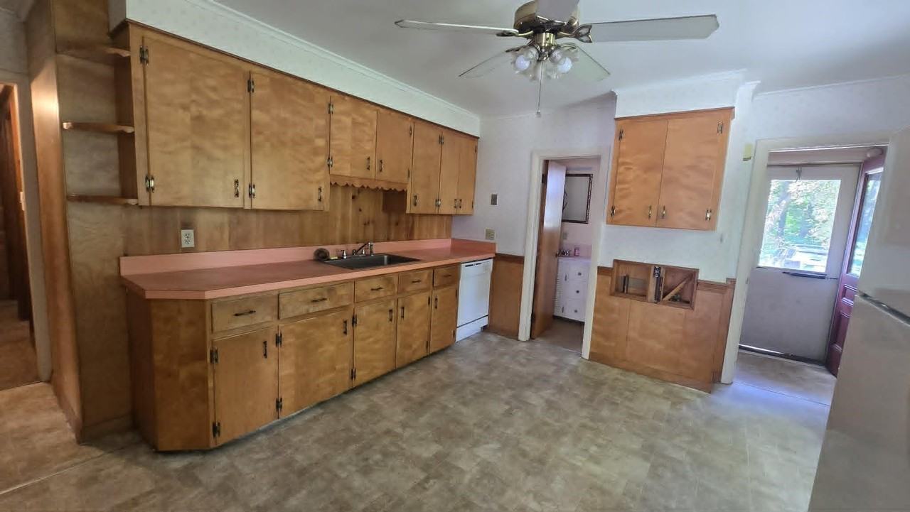 722 Central Ave - Photo 4 of 24