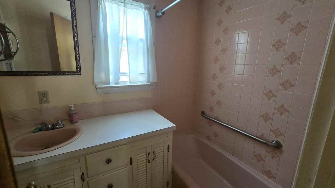 722 Central Ave - Photo 6 of 24