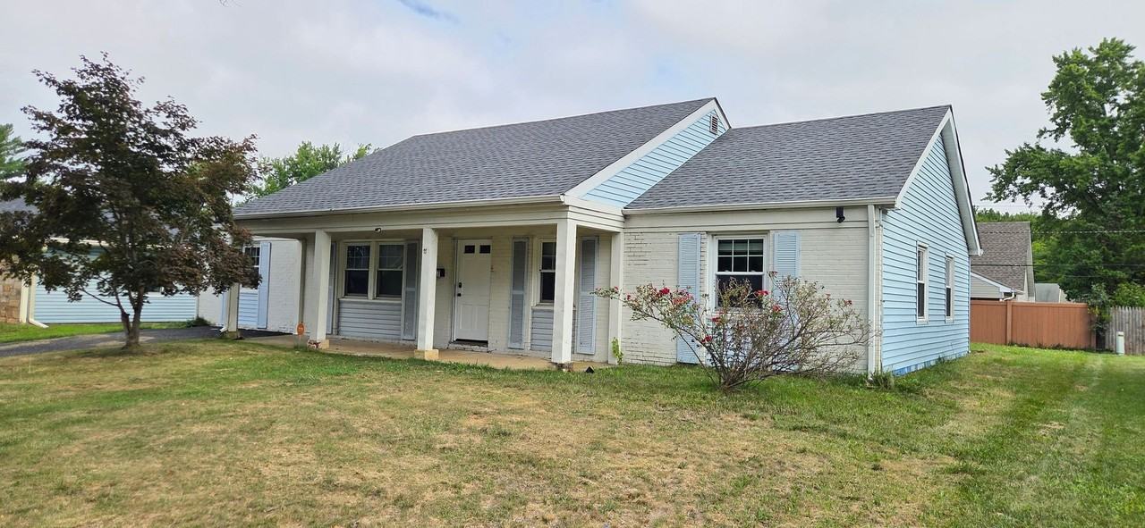 77 Executive Ln