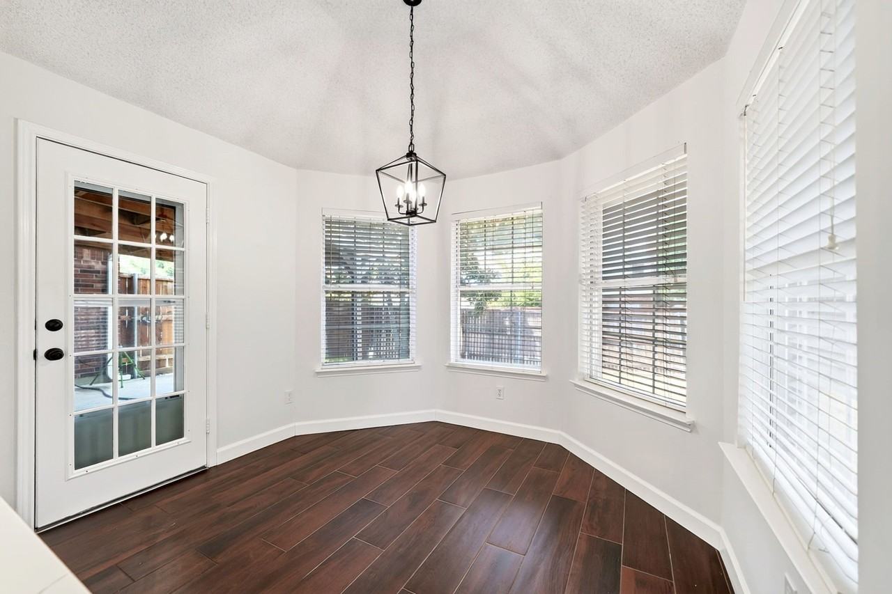 7309 Tremont Ave - Photo 5 of 17