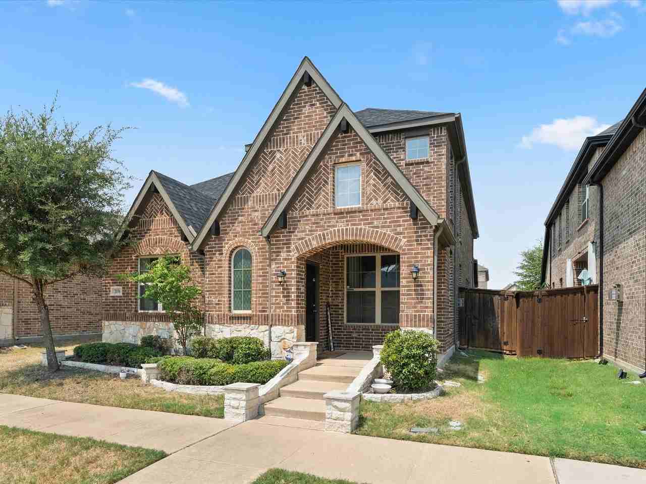 2036 Barx Dr - Photo 2 of 33