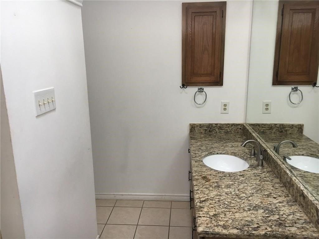 2404 Centaurus Dr - Photo 7 of 9