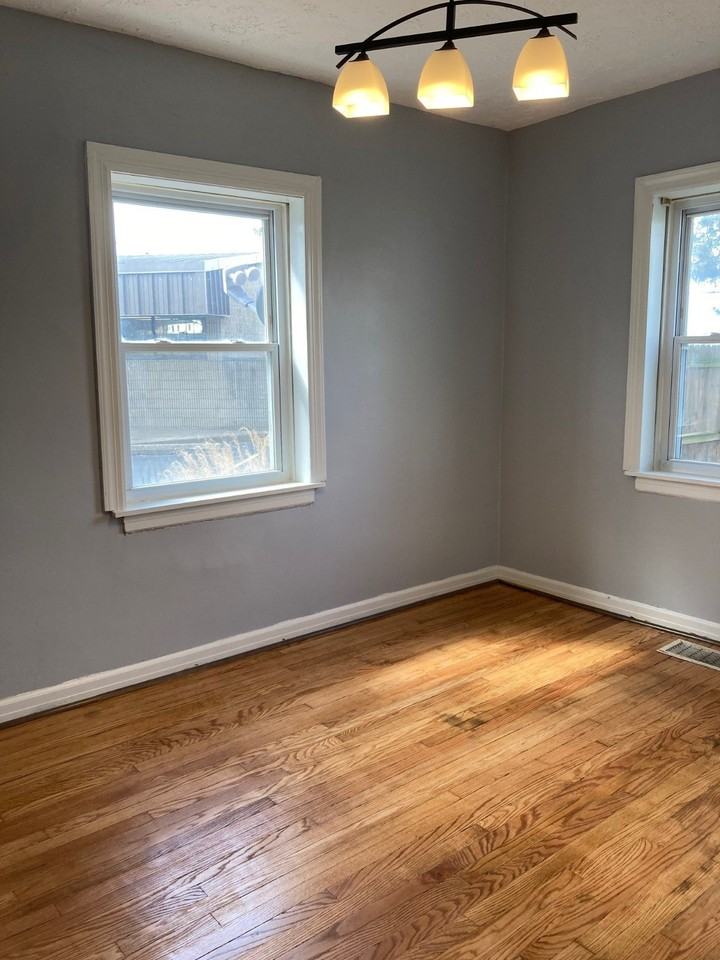 829 Main St - Photo 4 of 16