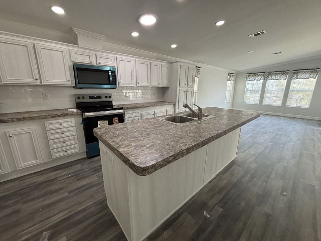 940 Roseau W #0662 - Photo 3 of 20