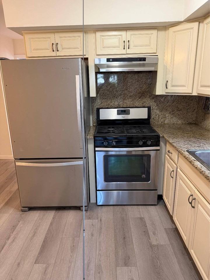 115 Twombly Ave - Photo 2 of 9