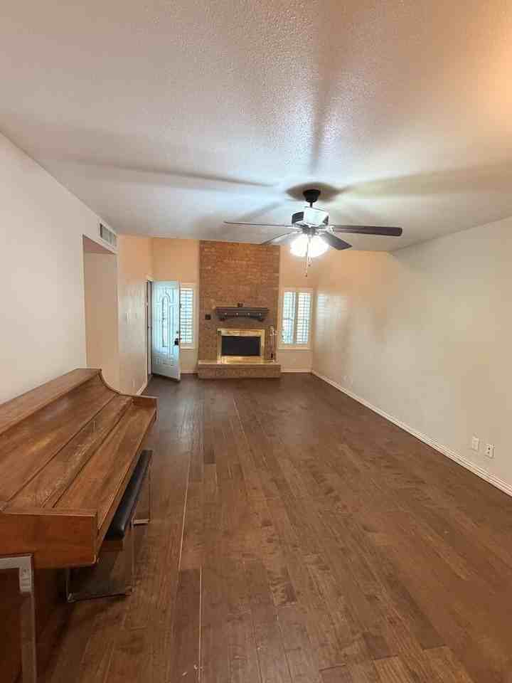4309 Village Way - Photo 5 of 10