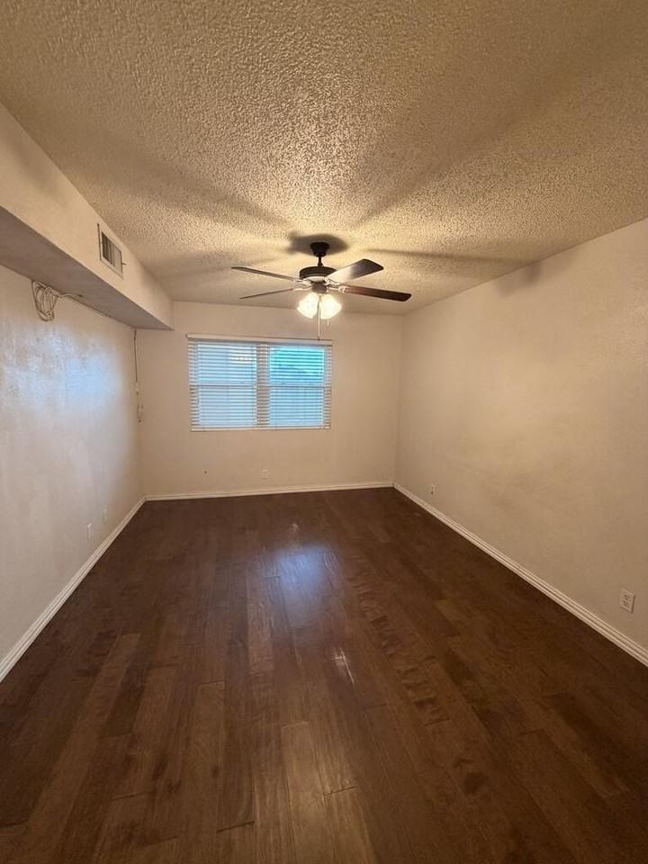 4309 Village Way - Photo 6 of 10