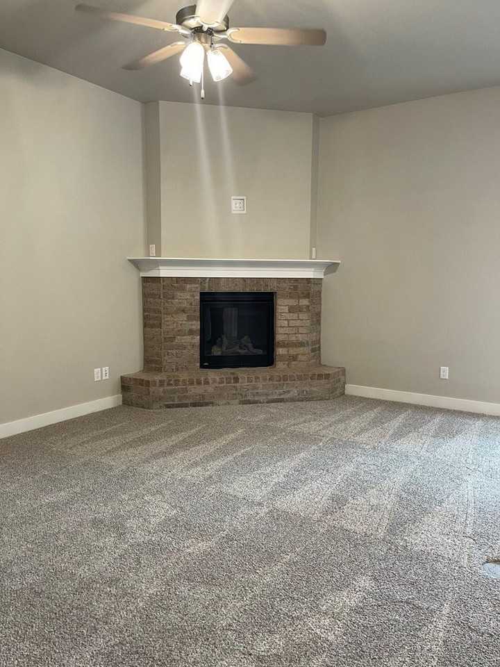 1121 Masquerade Blvd - Photo 2 of 14