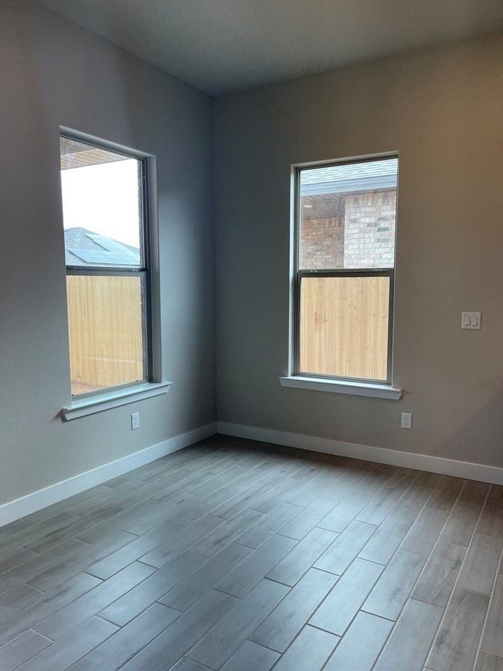 1121 Masquerade Blvd - Photo 5 of 14