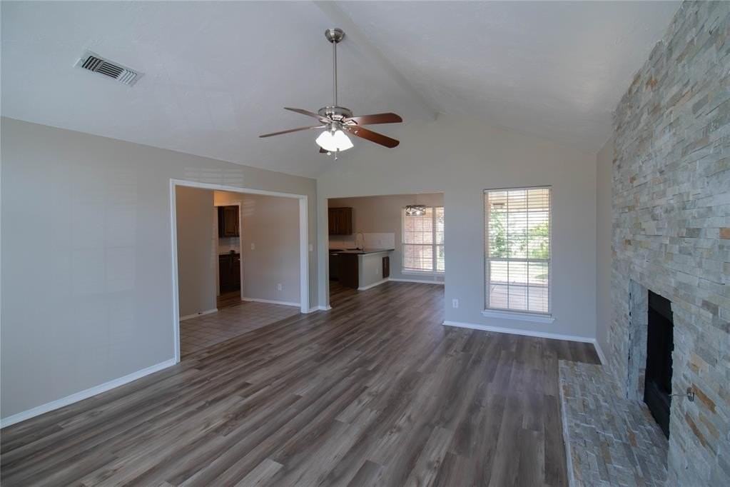 525 Nw 171st St - Photo 4 of 24