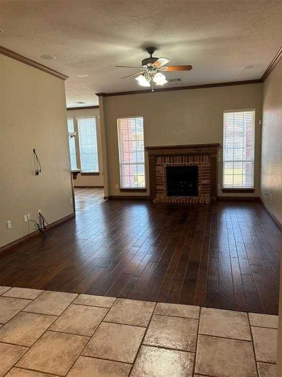1045 Sw 128th St - Photo 4 of 32