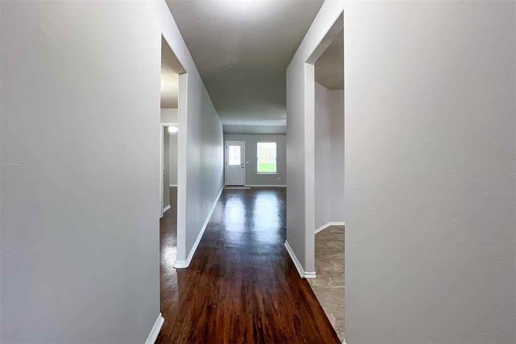 2901 Cider Mill Ln - Photo 3 of 26