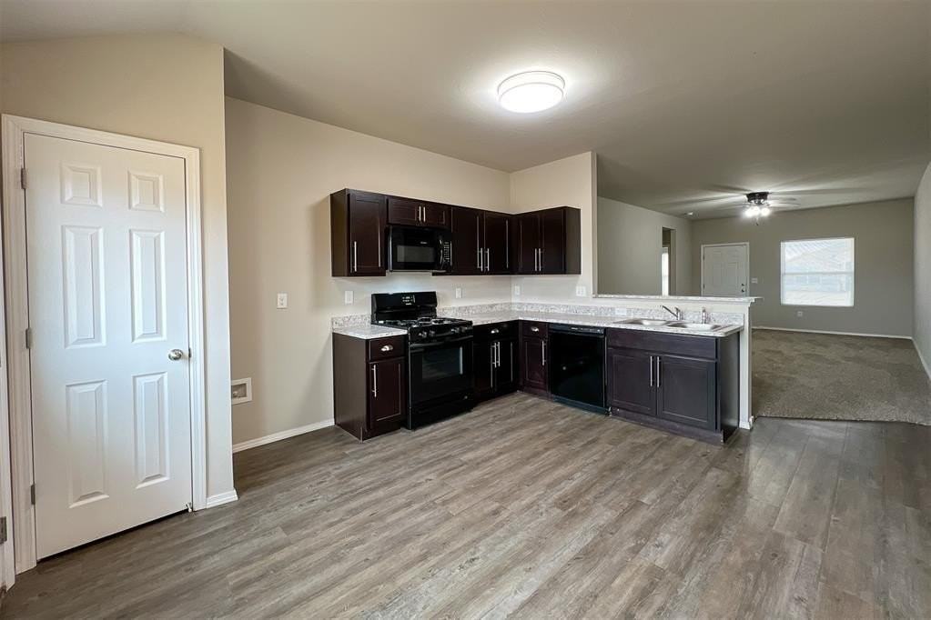 4301 Driftwood Dr - Photo 4 of 25