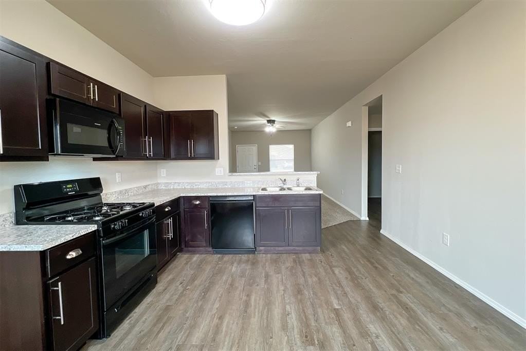 4301 Driftwood Dr - Photo 6 of 25
