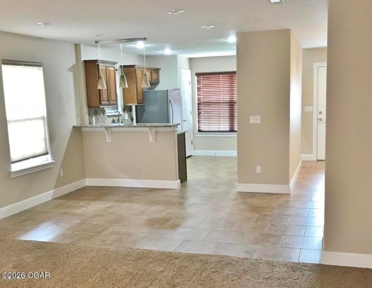 2504 Kentucky Ave - Photo 4 of 11