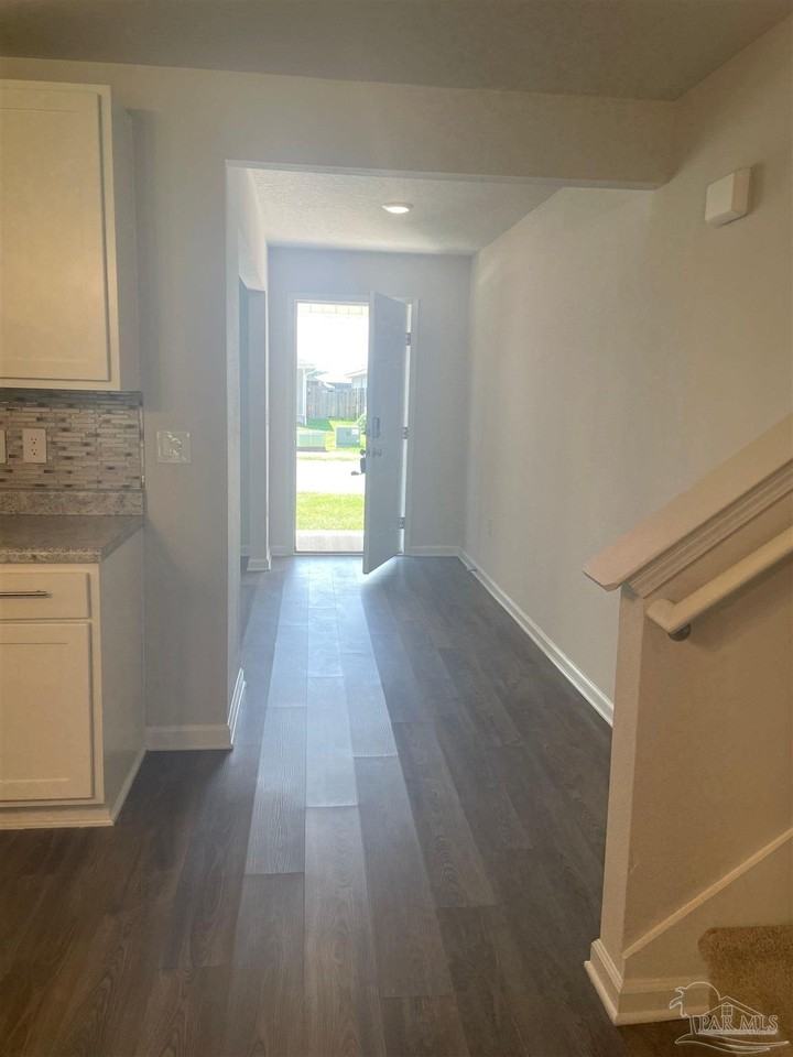 5241 Peach Dr - Photo 3 of 29