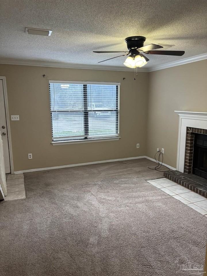 6427 Lanier Dr - Photo 4 of 13