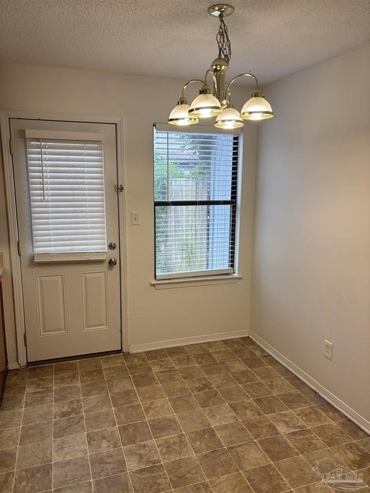 6427 Lanier Dr - Photo 5 of 13