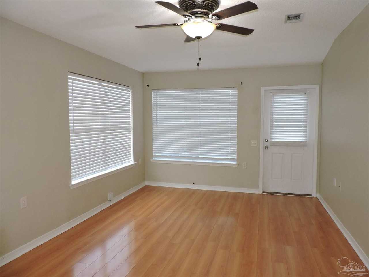 8110 Heirloom Dr - Photo 5 of 21