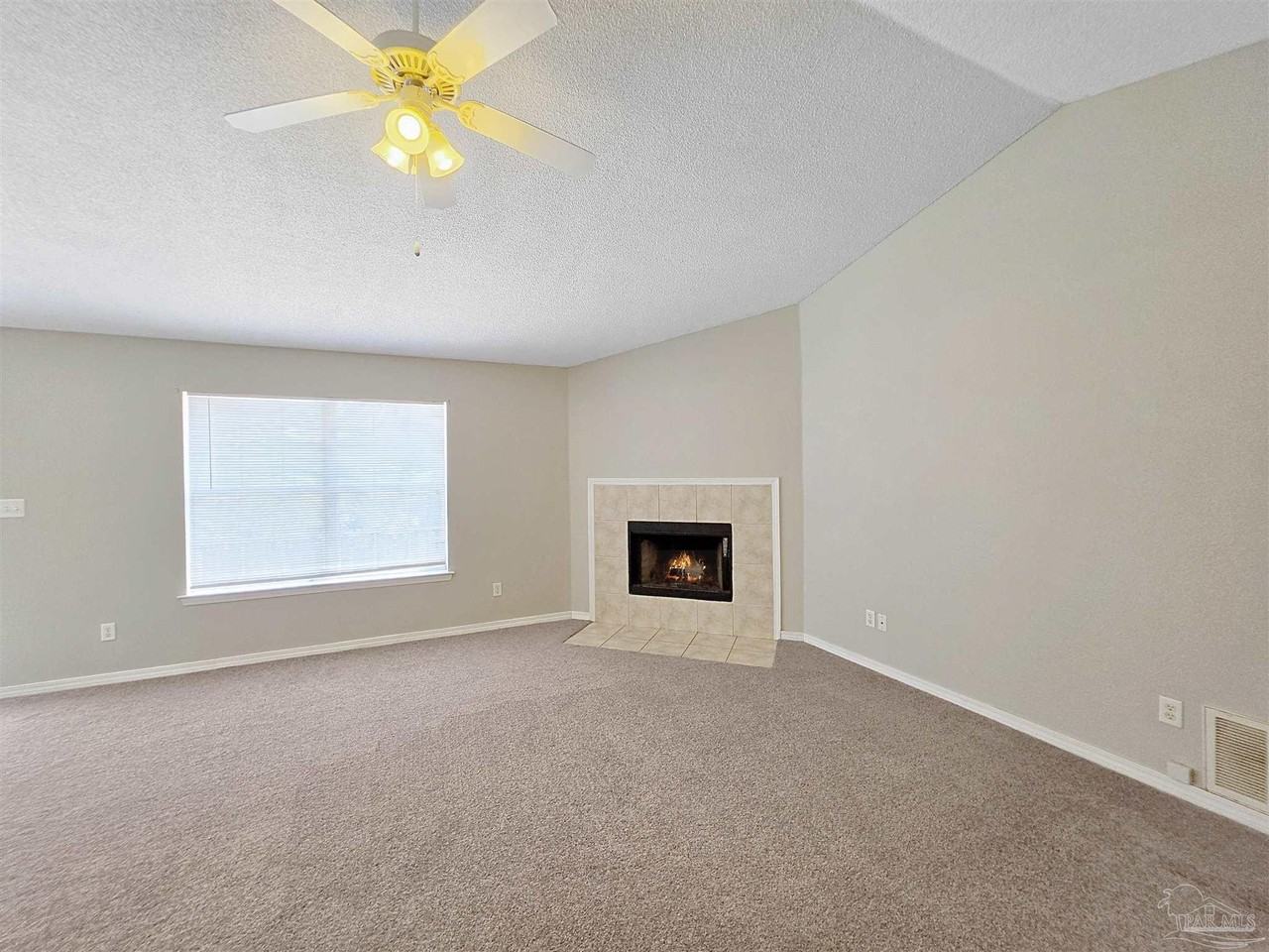 1638 Dees Rd - Photo 2 of 24
