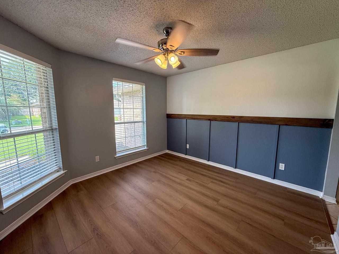 1137 Carla Dr - Photo 4 of 28