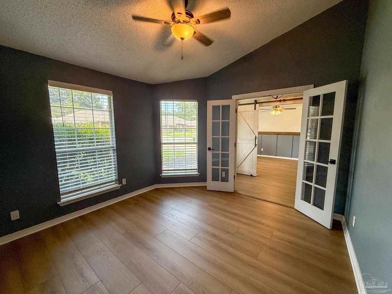 1137 Carla Dr - Photo 5 of 28