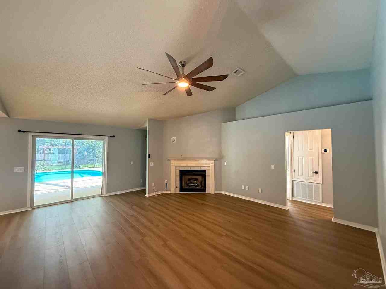 1137 Carla Dr - Photo 7 of 28