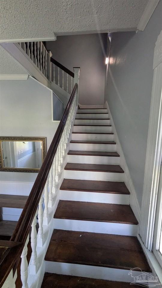 911 N Spring St #4 - Photo 4 of 16