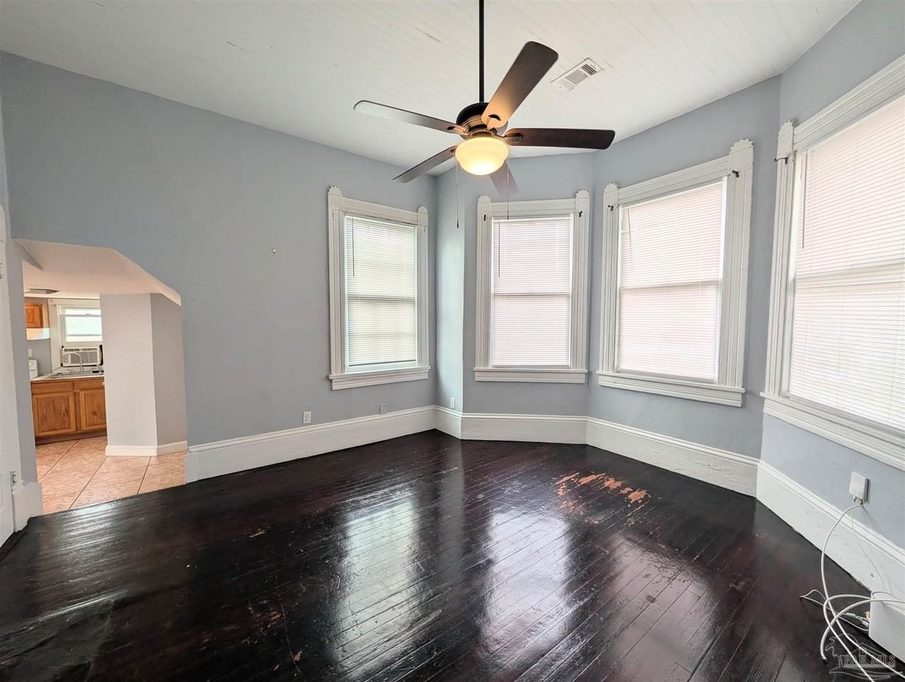 911 N Spring St #4 - Photo 5 of 16