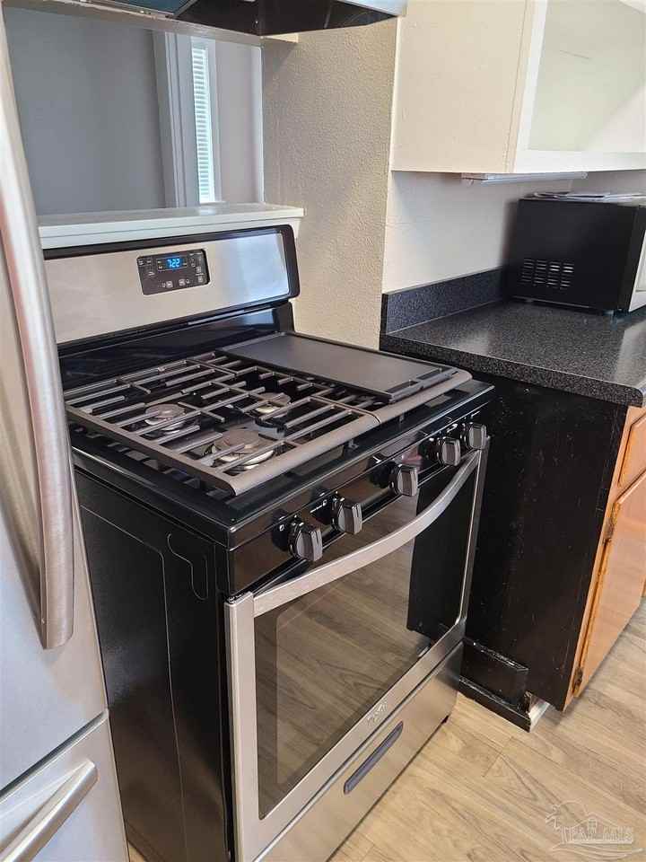 114 W La Rua St - Photo 5 of 27