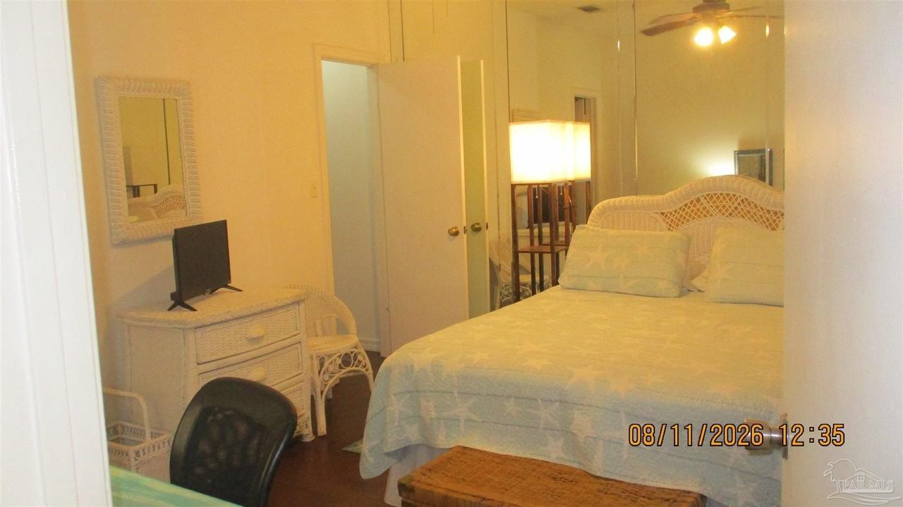 501 E Burgess Rd - Photo 4 of 15