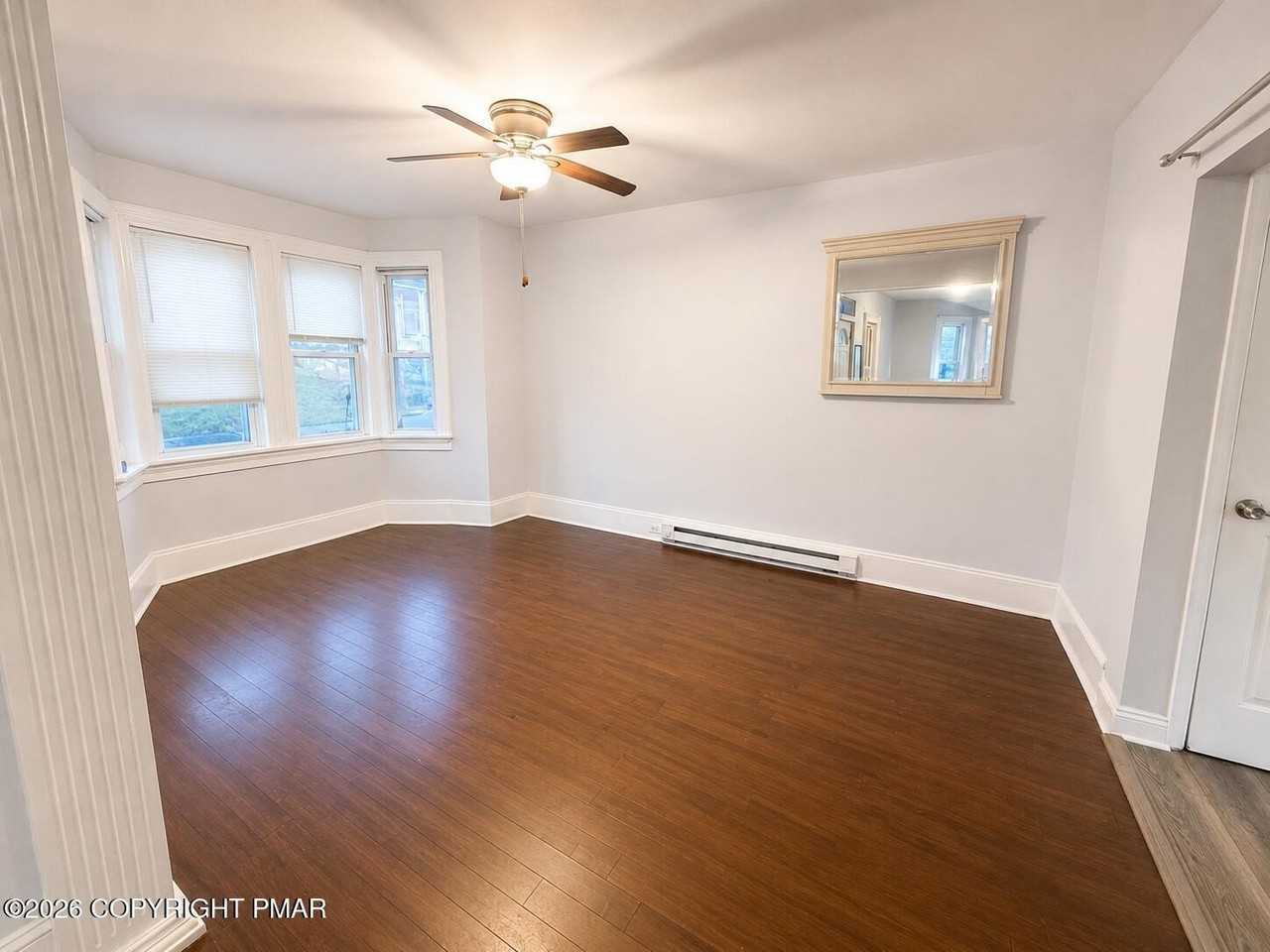 232 S Main St - Photo 4 of 20