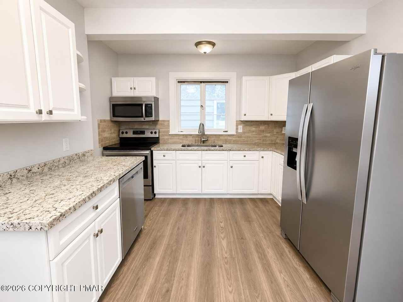 232 S Main St - Photo 7 of 20